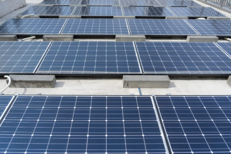 【2025年最新】太陽光発電のメンテナンス費用は？頻度・点検内容・業者選びについても解説